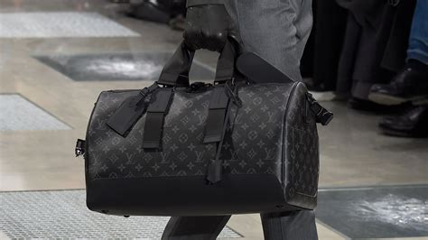 louis vuitton eclipse monogram.